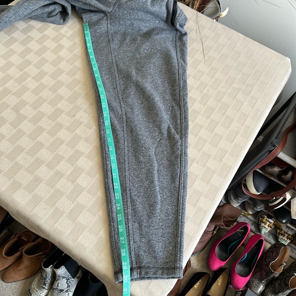 Lululemon Heathered Grey Fleece Interior Sweatpants - Picture 9 of 13